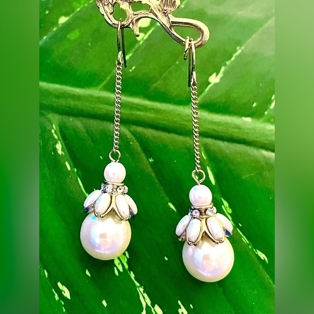 Pearl Drop Earrings Rhinestone Floral Accents Silver Chain Vintage-Inspired NWOT